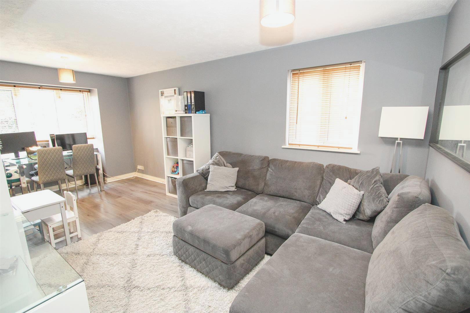 Property in Dover Gardens, Carshalton, SM5 2LD