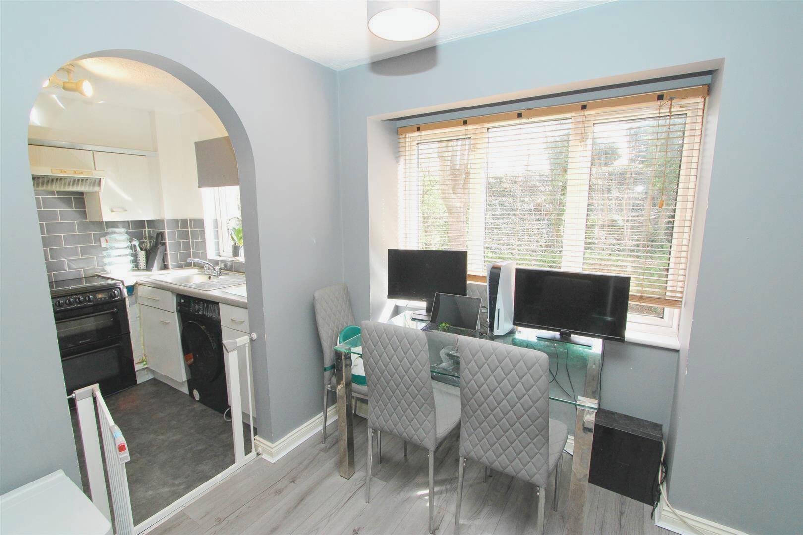 Property in Dover Gardens, Carshalton, SM5 2LD
