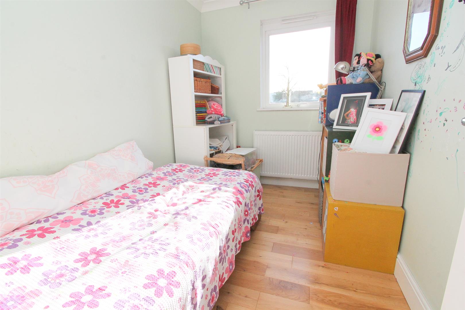 Property in Cobham Close, Wallington, SM6 9DS