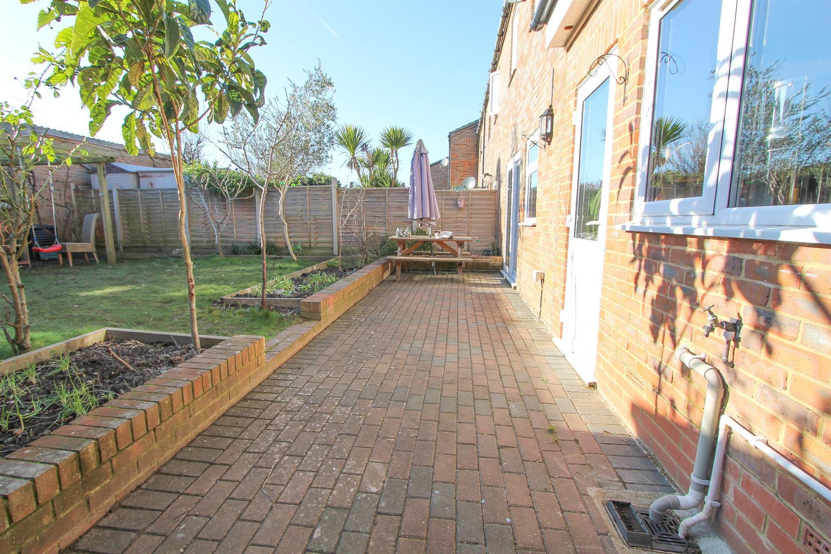 Property in Cobham Close, Wallington, SM6 9DS