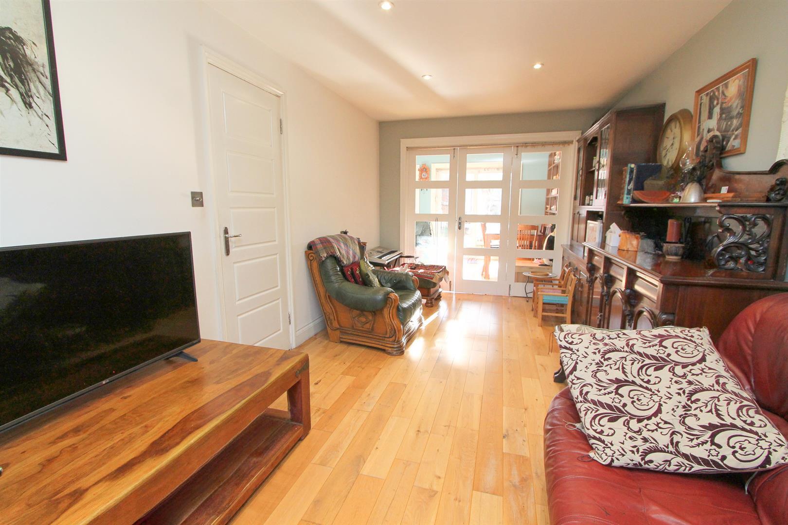 Property in Cobham Close, Wallington, SM6 9DS