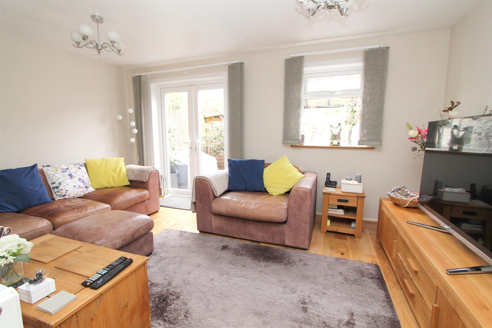 Property in Plough Lane Close, Wallington, SM6 8JN