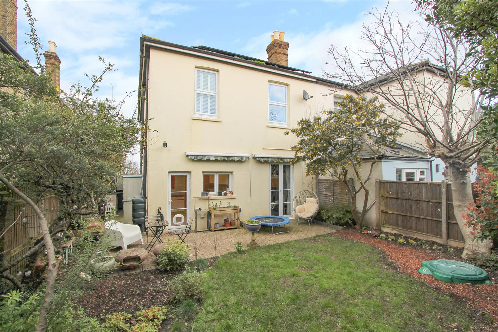 Property in Elgin Road, Wallington, SM6 8RE