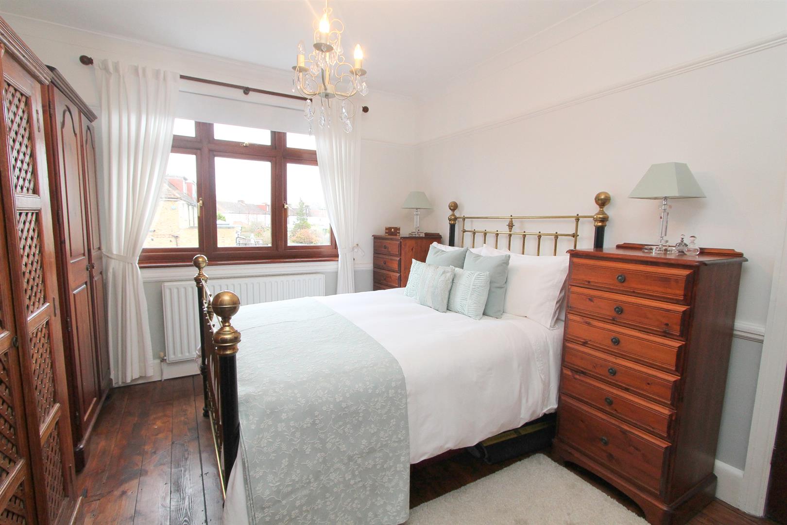 Property in Nightingale Road, Carshalton, SM5 2DQ