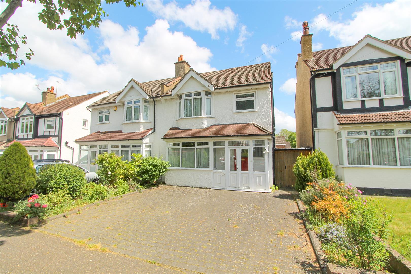 Property in Bute Gardens, Wallington, SM6 8ST