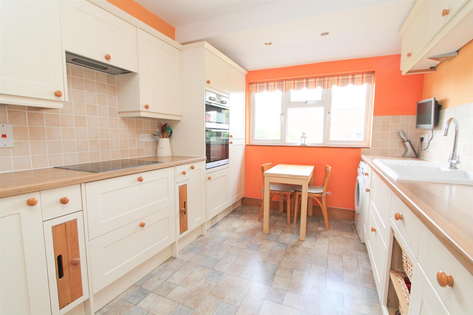 Property in Bute Gardens, Wallington, SM6 8ST