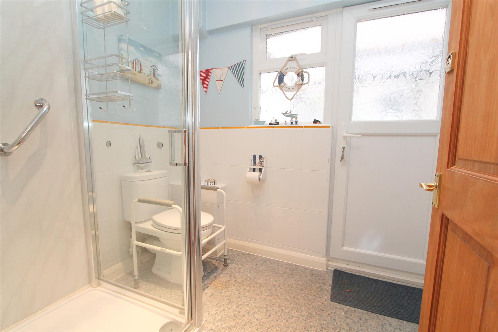 Property in Bute Gardens, Wallington, SM6 8ST