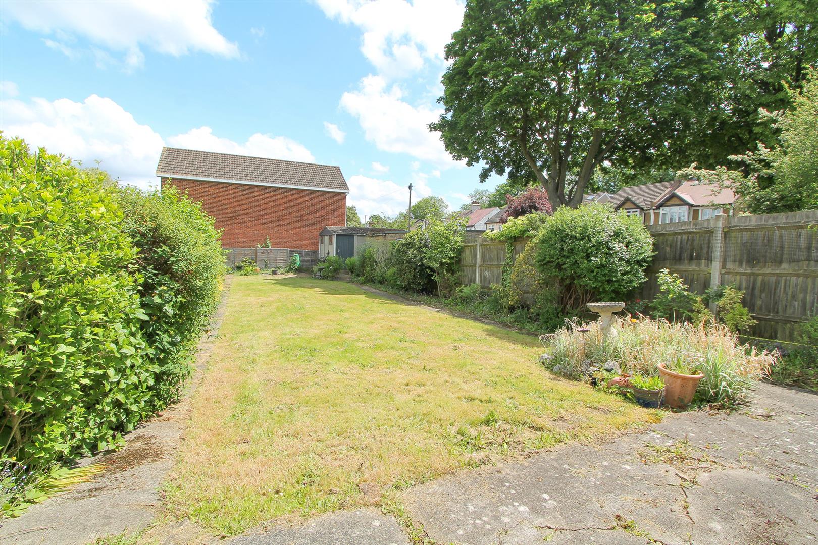 Property in Bute Gardens, Wallington, SM6 8ST