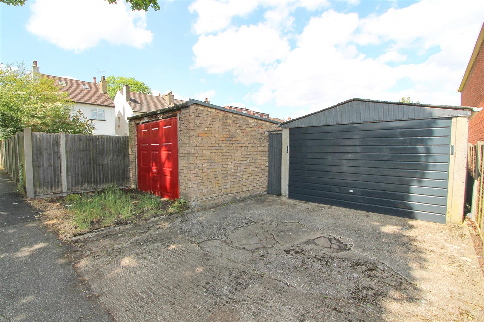 Property in Bute Gardens, Wallington, SM6 8ST