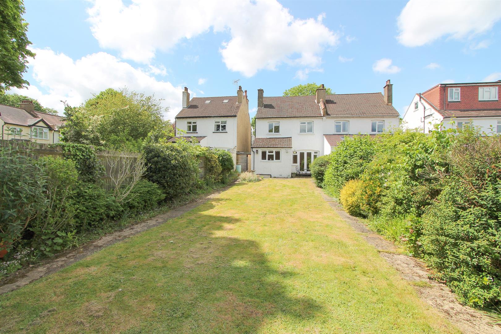 Property in Bute Gardens, Wallington, SM6 8ST