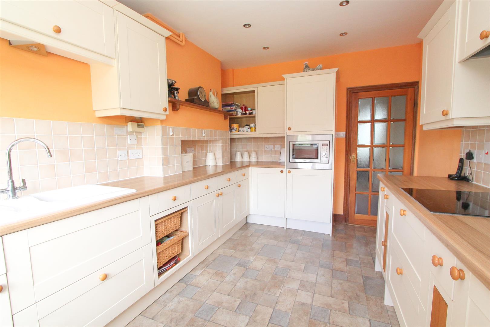 Property in Bute Gardens, Wallington, SM6 8ST