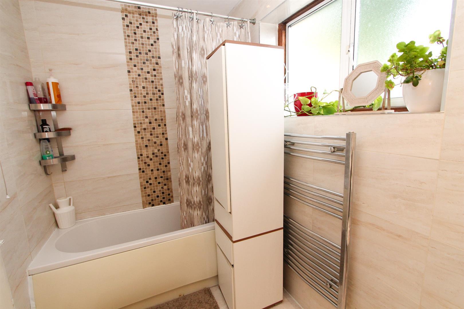 Property in St. Michaels Road, Wallington, SM6 8QD