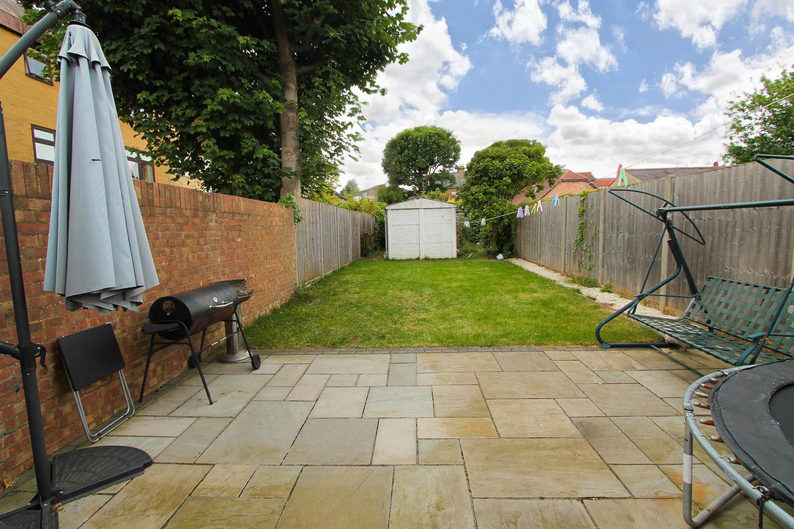 Property in St. Michaels Road, Wallington, SM6 8QD