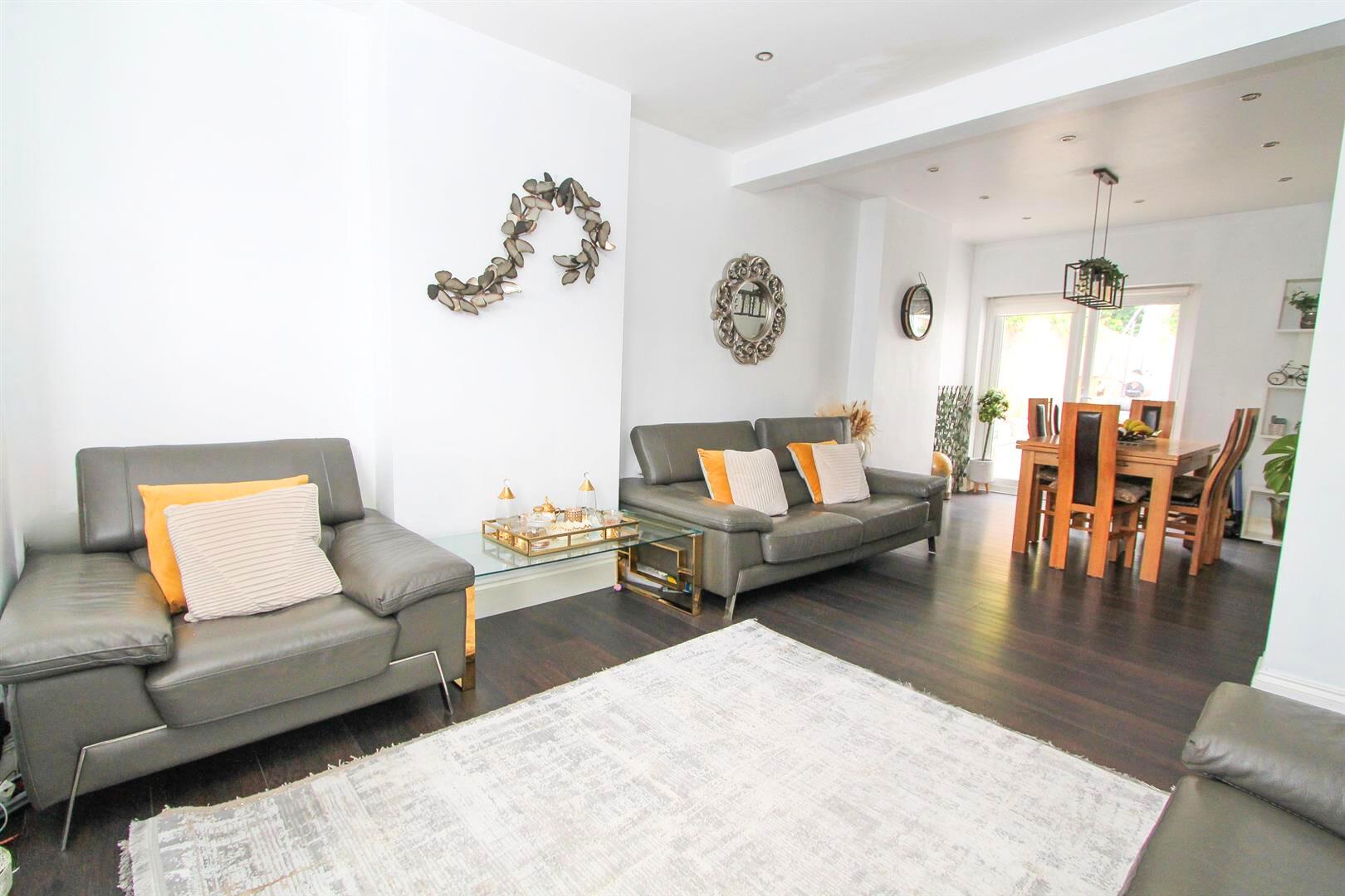 Property in St. Michaels Road, Wallington, SM6 8QD