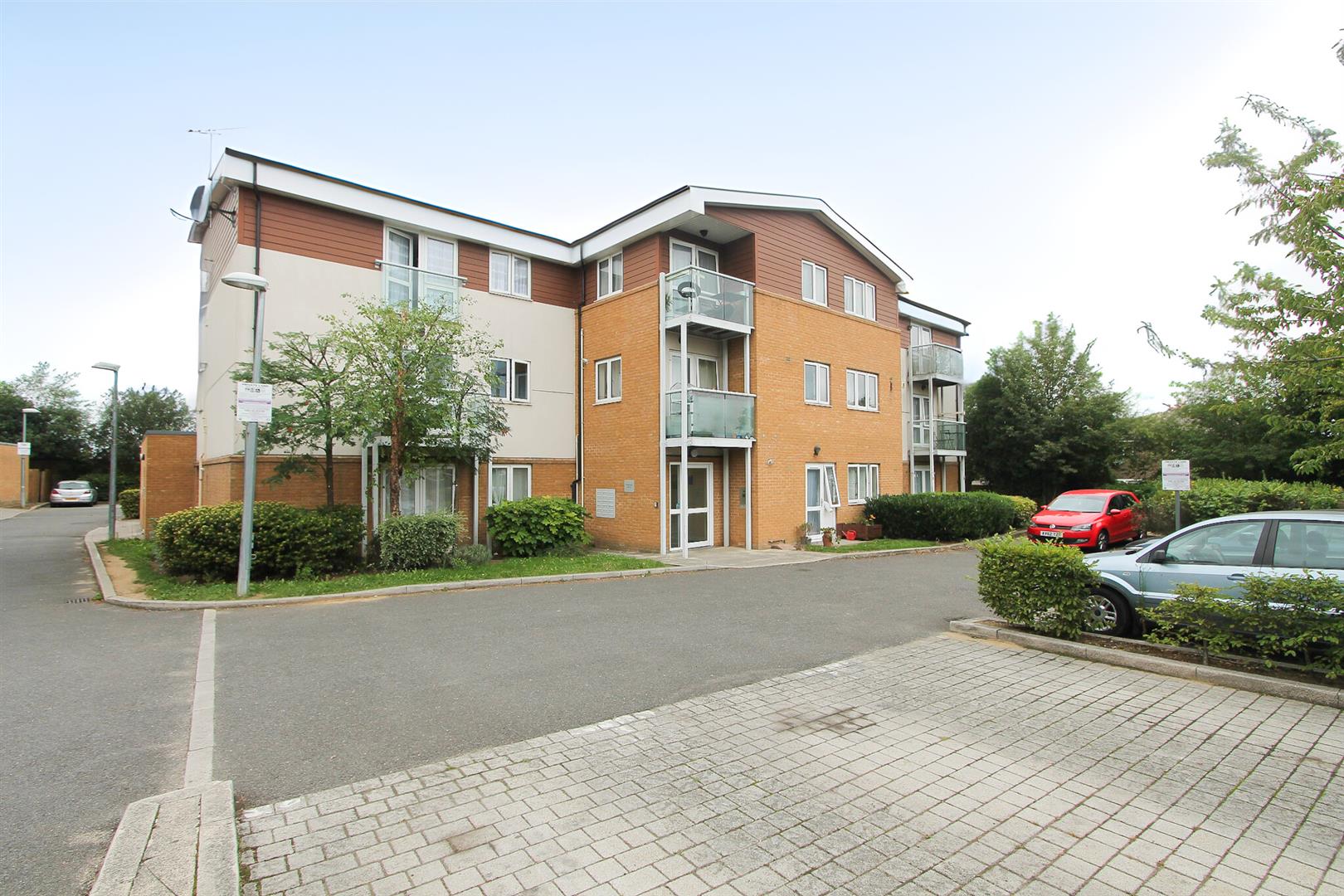 11, 40 Mollison Drive, Wallington, SM6