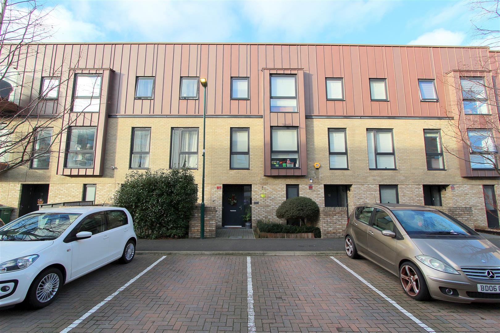 Sweetbriar Avenue, Carshalton, SM5