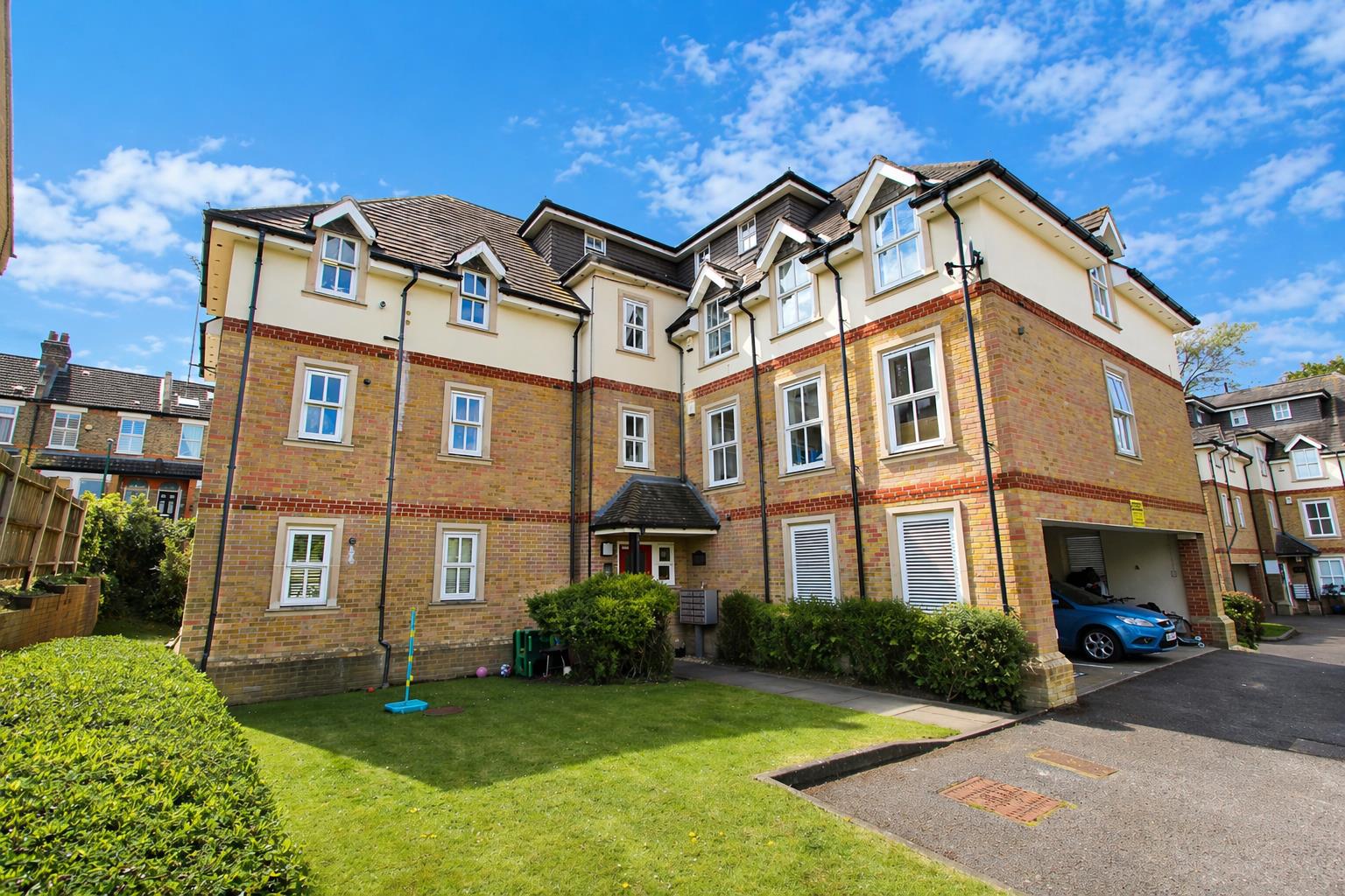 6 Kempton Lodge, Wallington, SM6