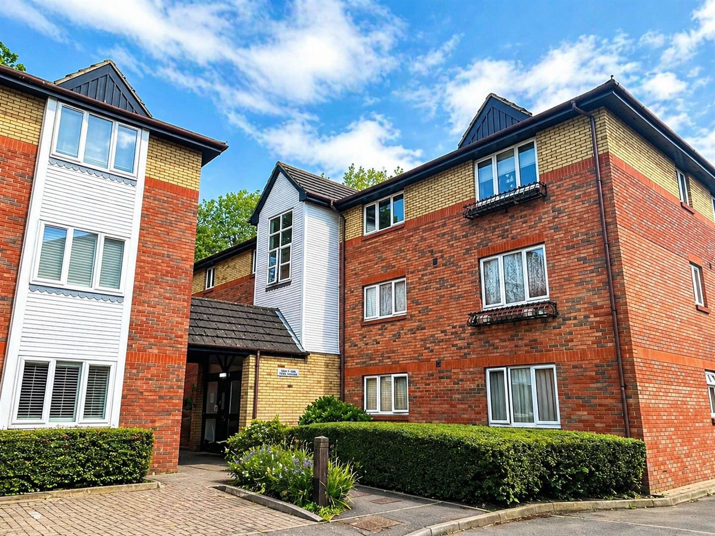 Dover Gardens, Carshalton, SM5