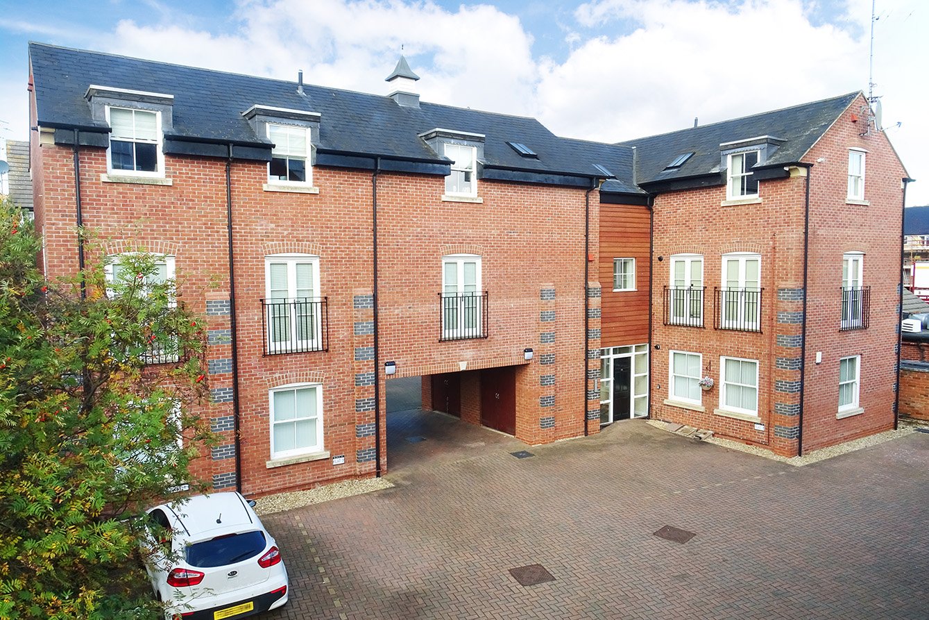 Property in St. Marys Road, Market Harborough, LE16 7DT