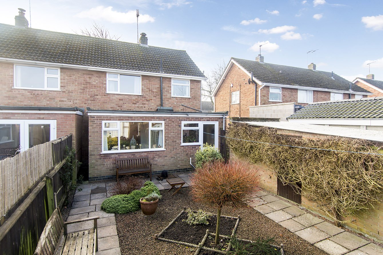 Property in Western Avenue, Market Harborough, LE16 9PW