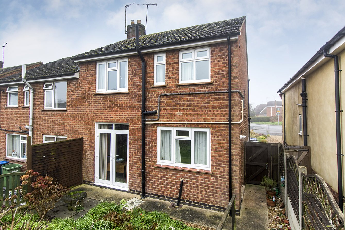 Property in Bramley Close, Market Harborough, LE16 7PJ