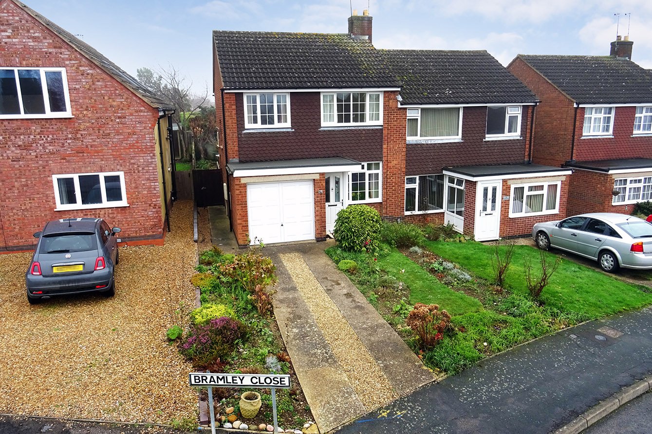 Property in Bramley Close, Market Harborough, LE16 7PJ