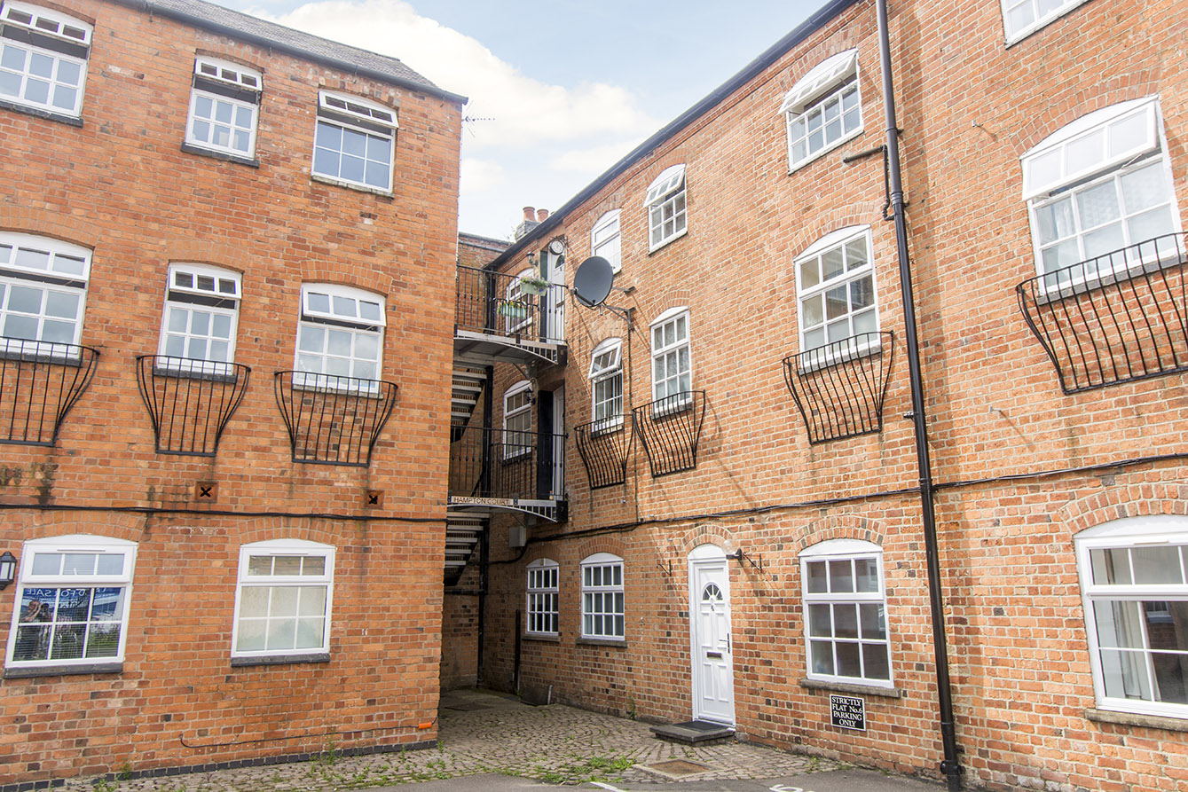 Property in St. Marys Road, Market Harborough, LE16 7DX