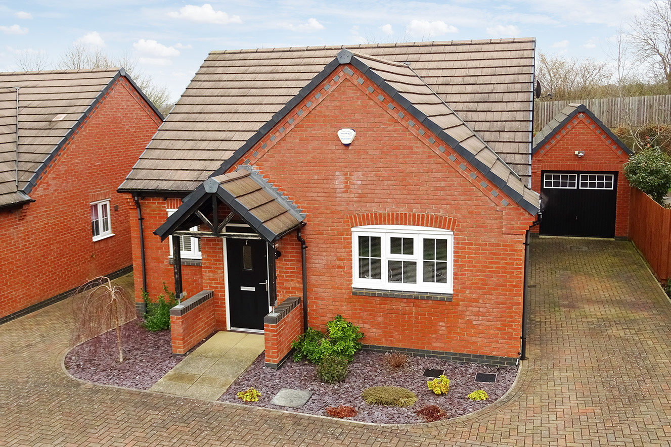 Property in Stamp Close, Market Harborough, LE16 7YF