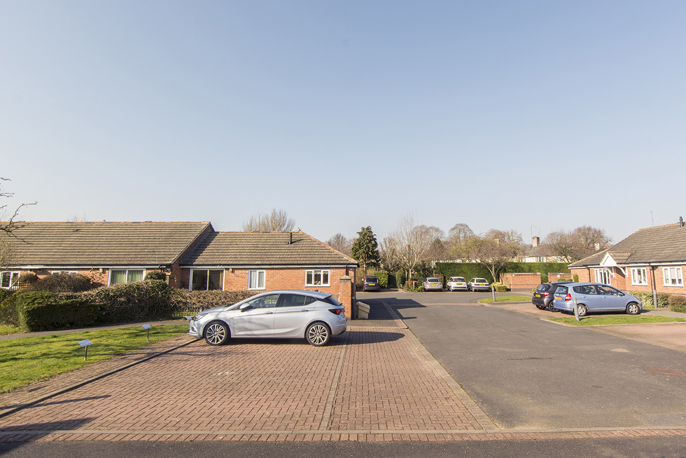 Property in Saxon Close, Market Harborough, LE16 7PR