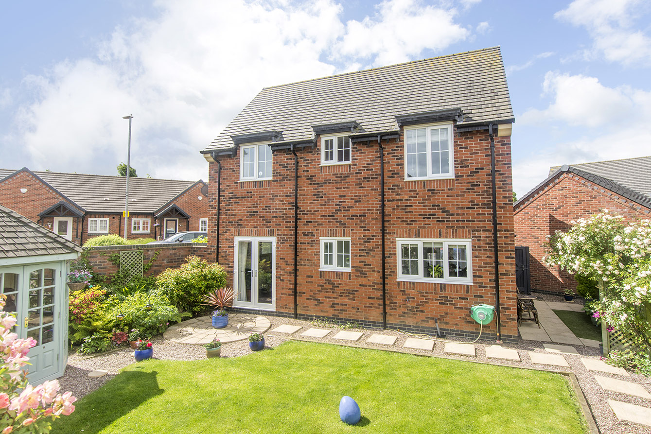 Property in Stamp Close, Market Harborough, LE16 7YF