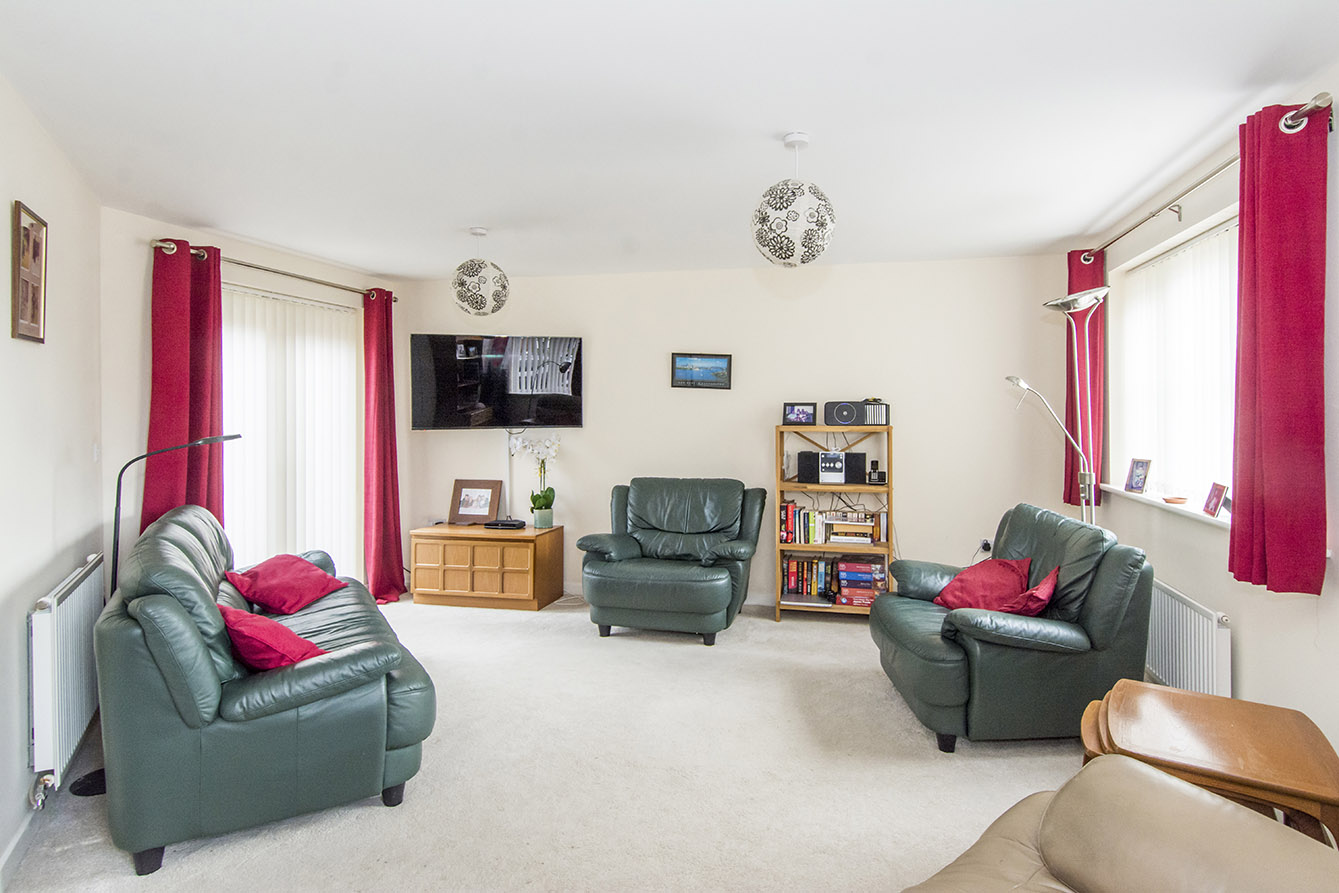 Property in Moseley Avenue, Market Harborough, LE16 9HT