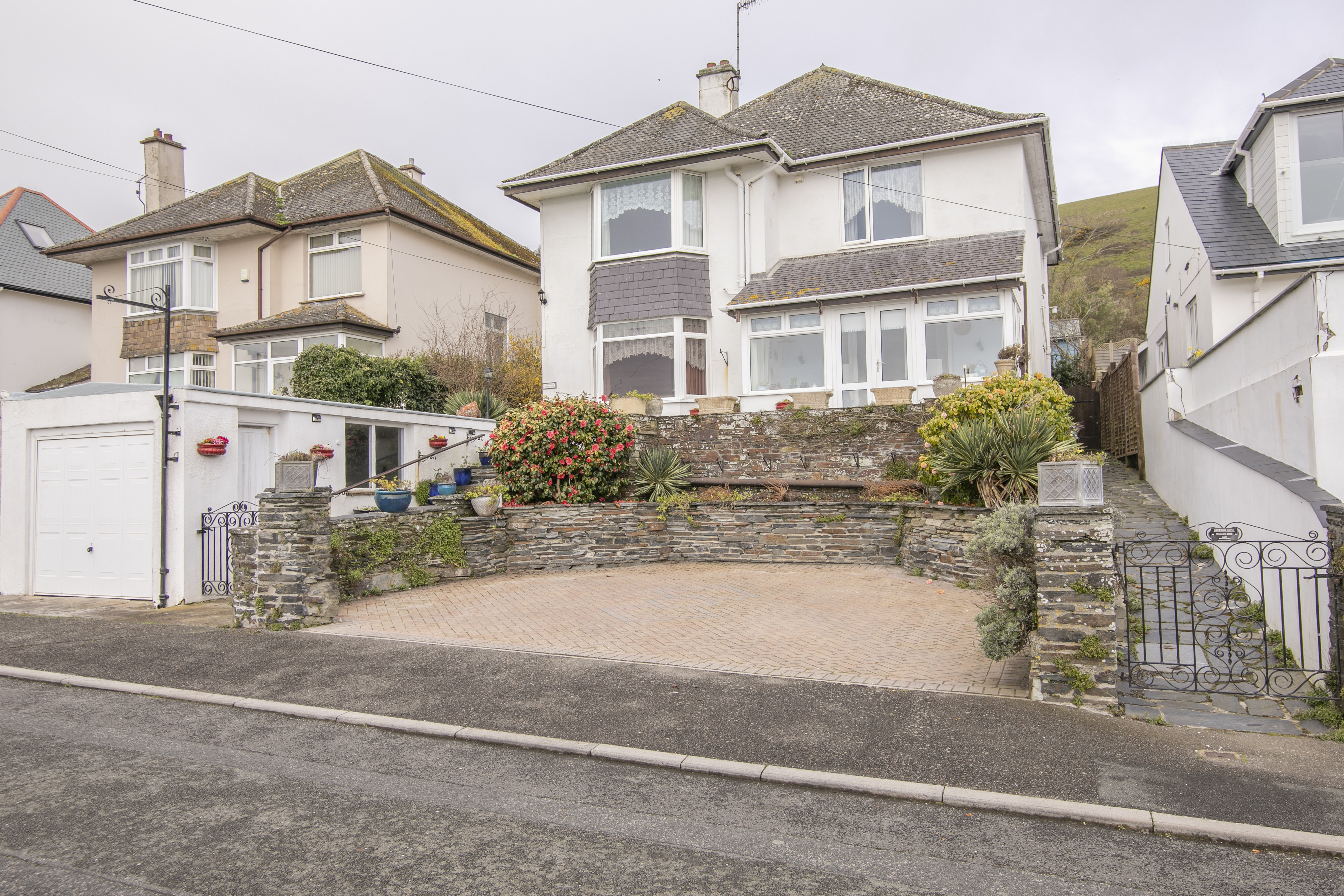 Popes Estate Agents in Looe, Cornwall