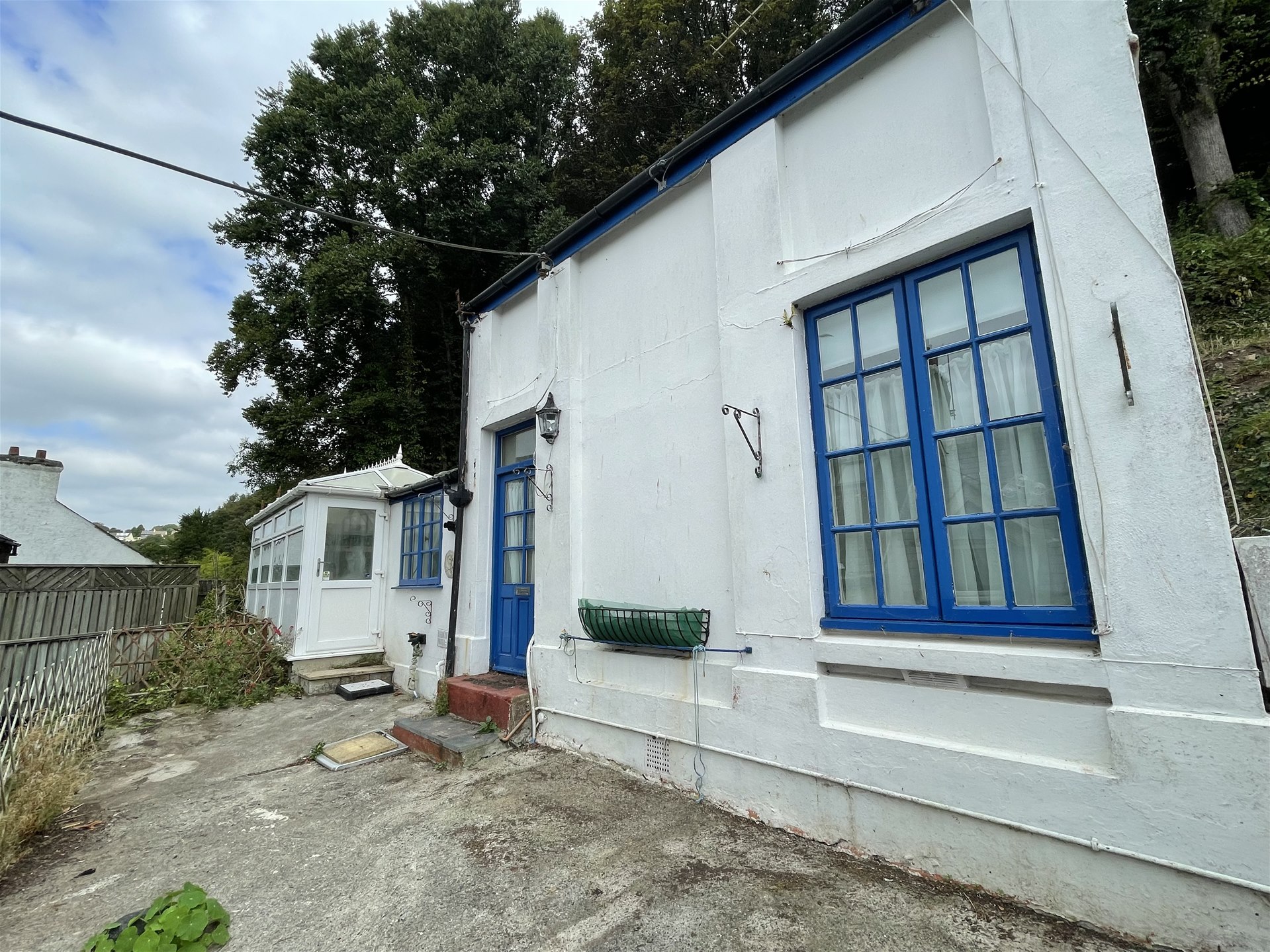 Popes Estate Agents in Looe, Cornwall