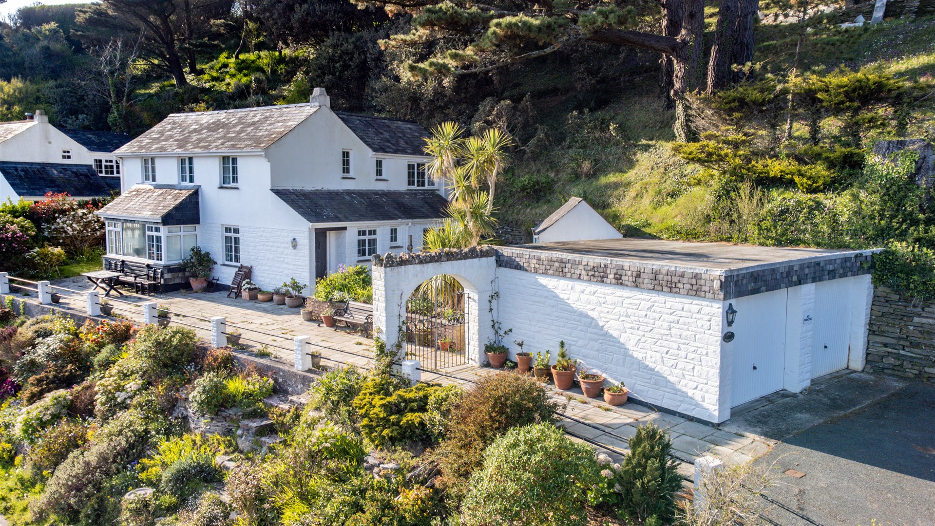 Popes Estate Agents in Looe, Cornwall