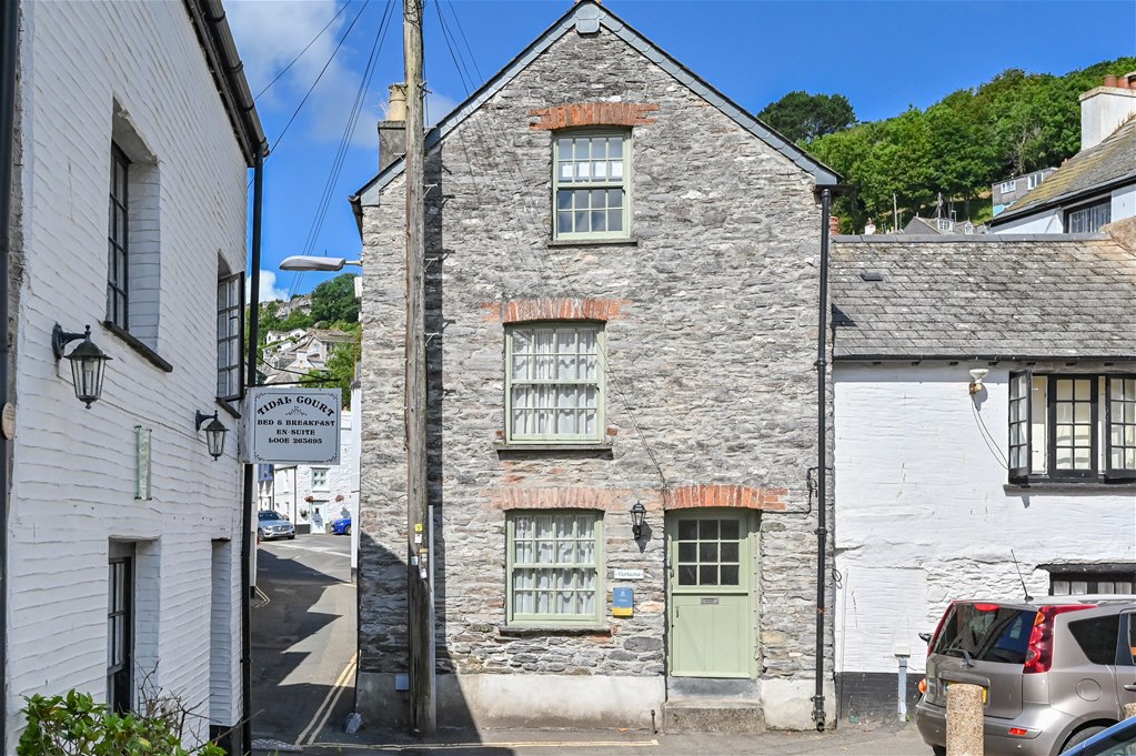 Popes Estate Agents in Looe, Cornwall