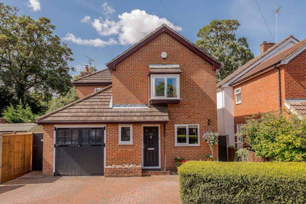 Property in Greys Road, HenleyonThames, RG9