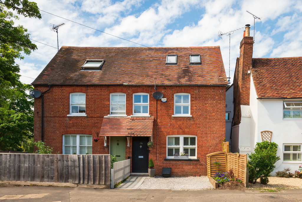 Property in Greys Road, HenleyonThames, RG9