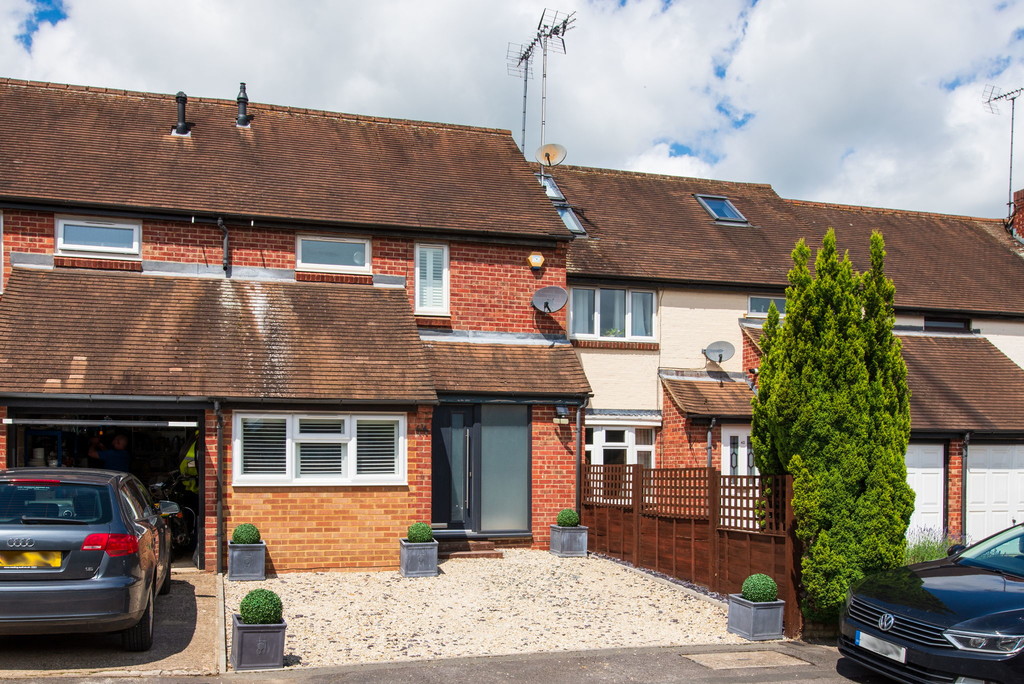 Property in The Close, HenleyonThames, RG9