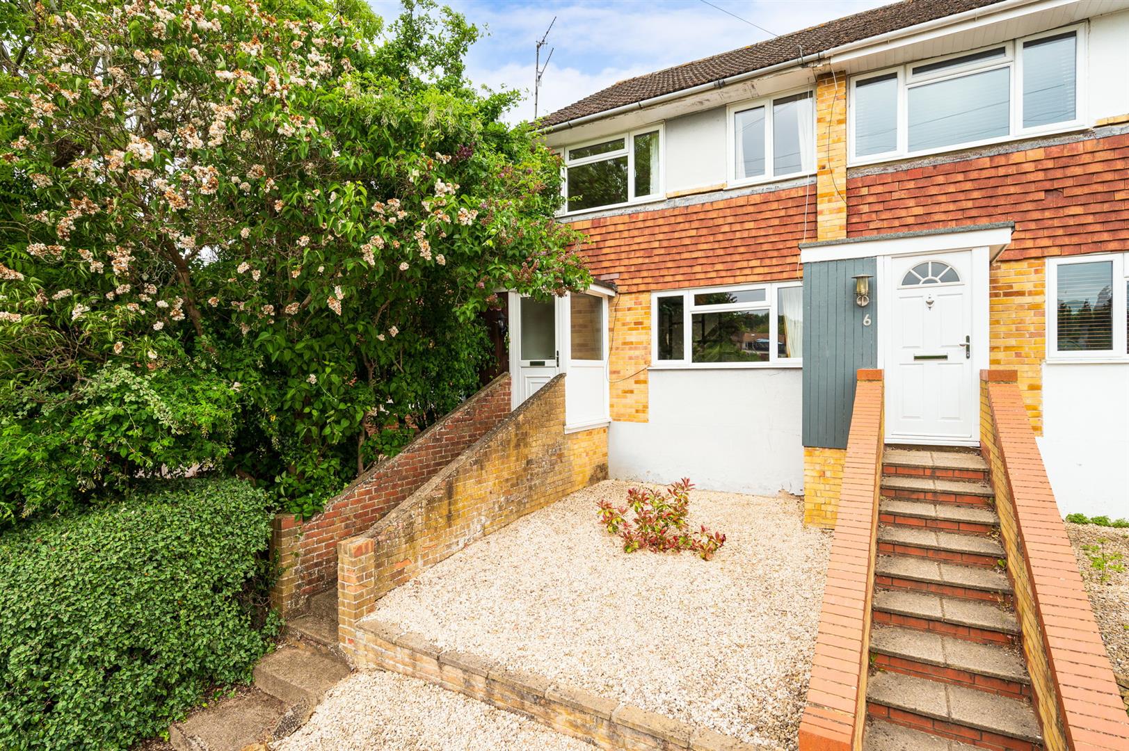 Property in Deanfield Road, HenleyOnThames, RG9
