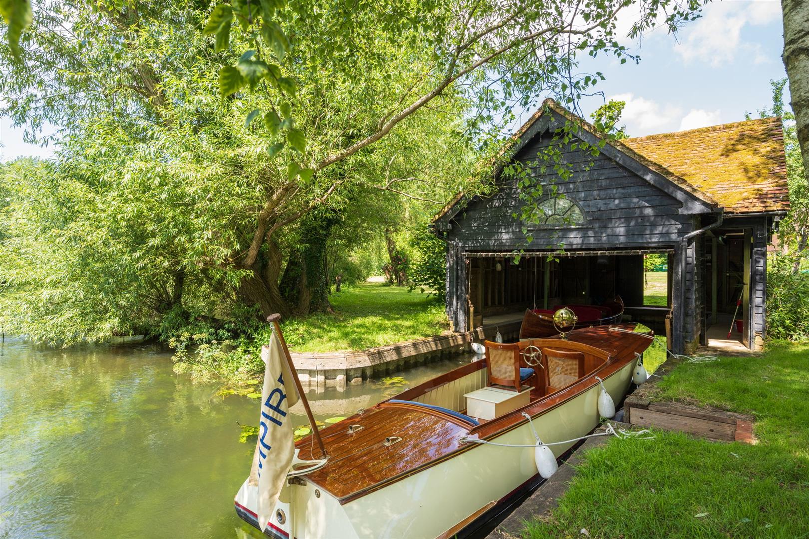 Property in Loddon Drive, Wargrave, RG10