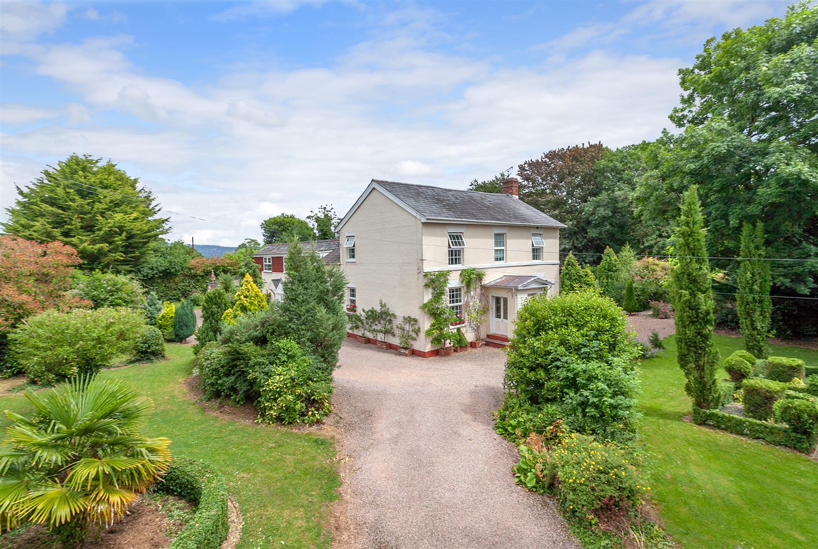 Property in Brimfield, Ludlow, Shropshire, SY8 4NY