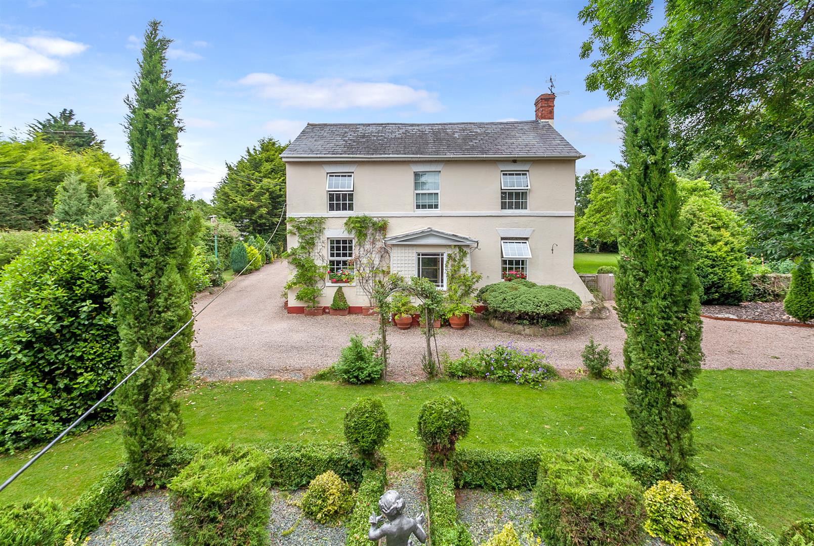 Property in Brimfield, Ludlow, Shropshire, SY8 4NY