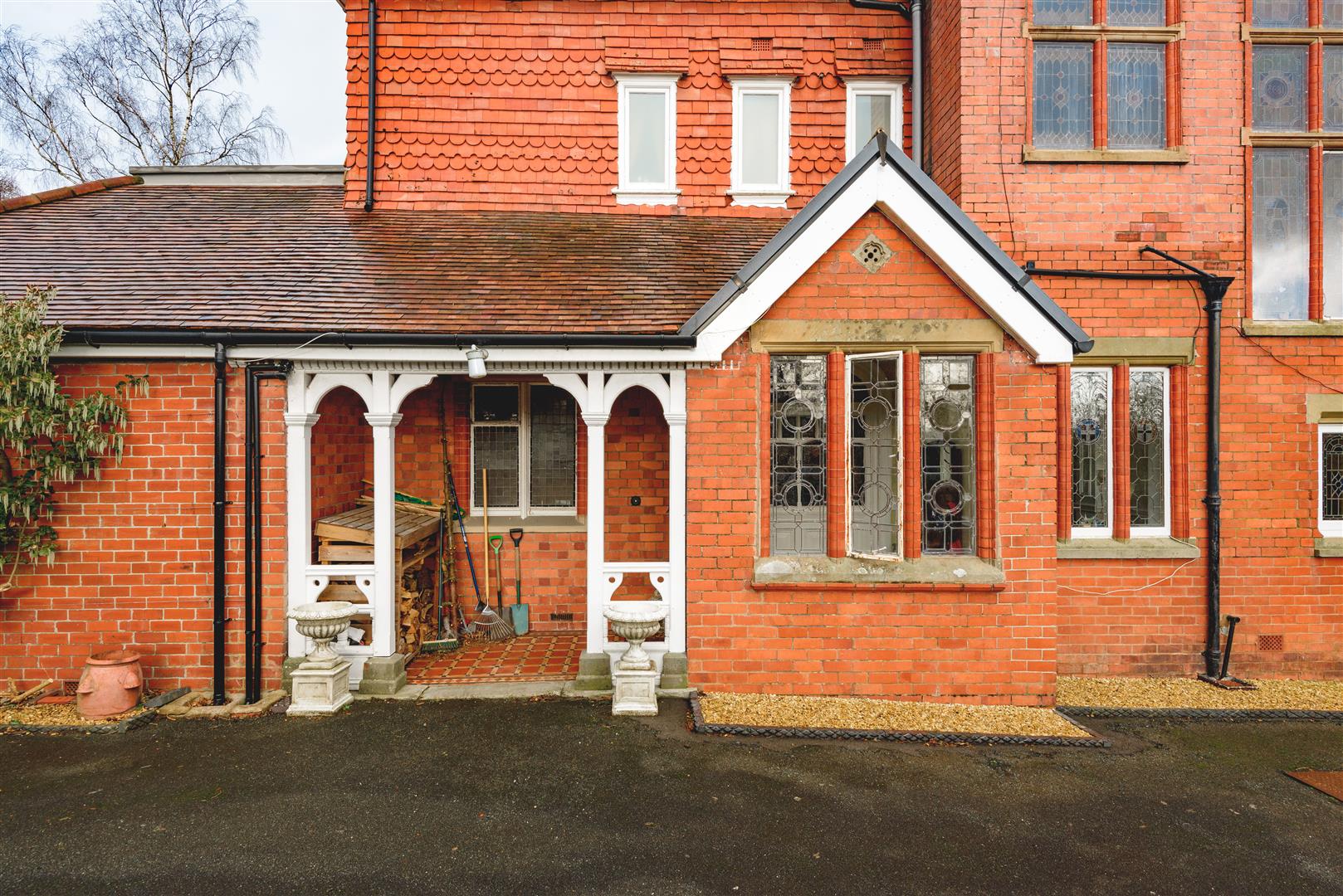 Property in Llanyre, Llandrindod Wells, Powys, LD1 6DY