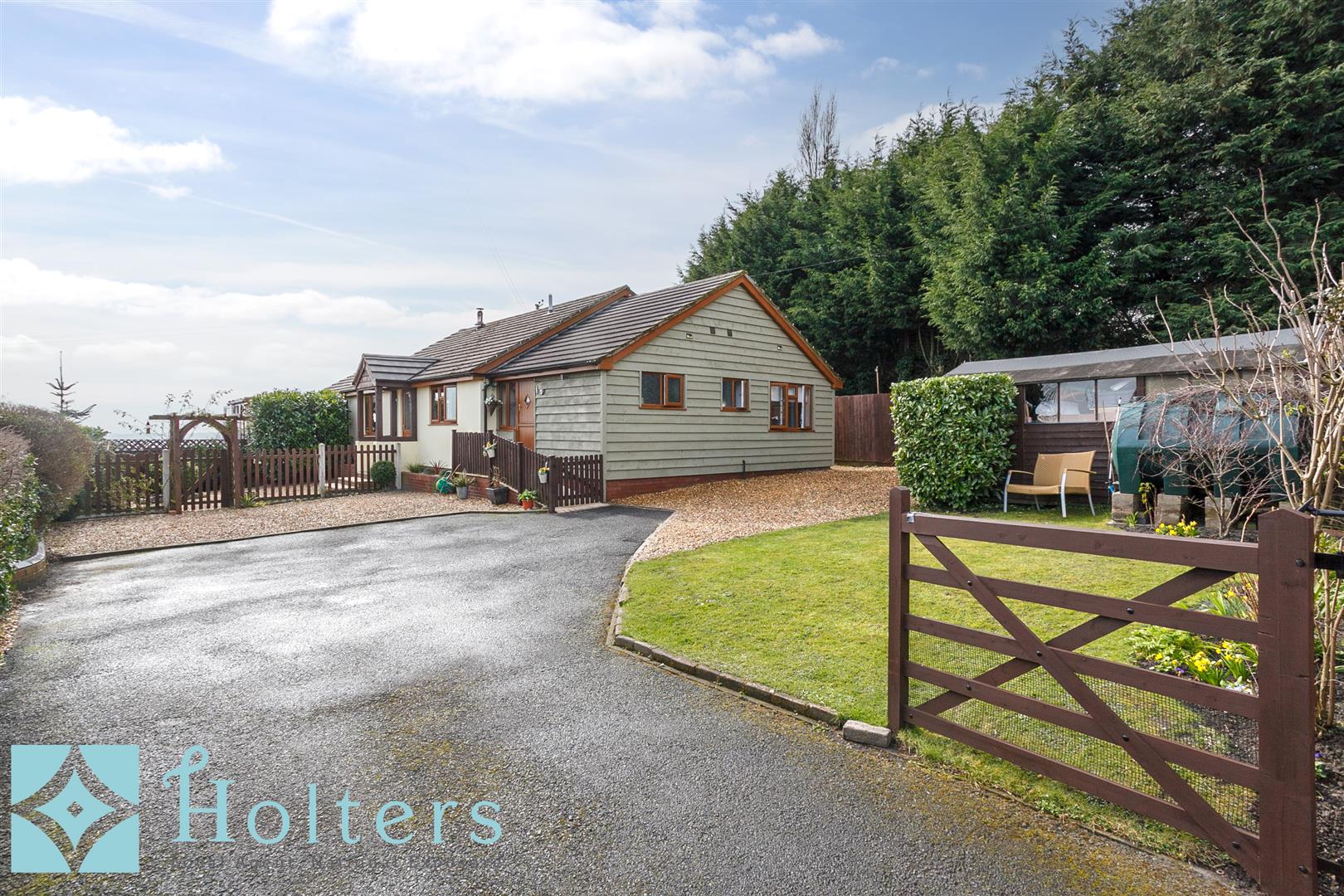 Property in Hope Bagot Lane, Knowbury, Ludlow, Shropshire, SY8 3LF