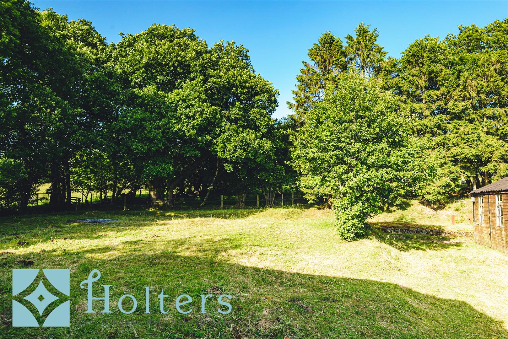 Property in Crossgates, Llandrindod Wells, Powys, LD1 6RP