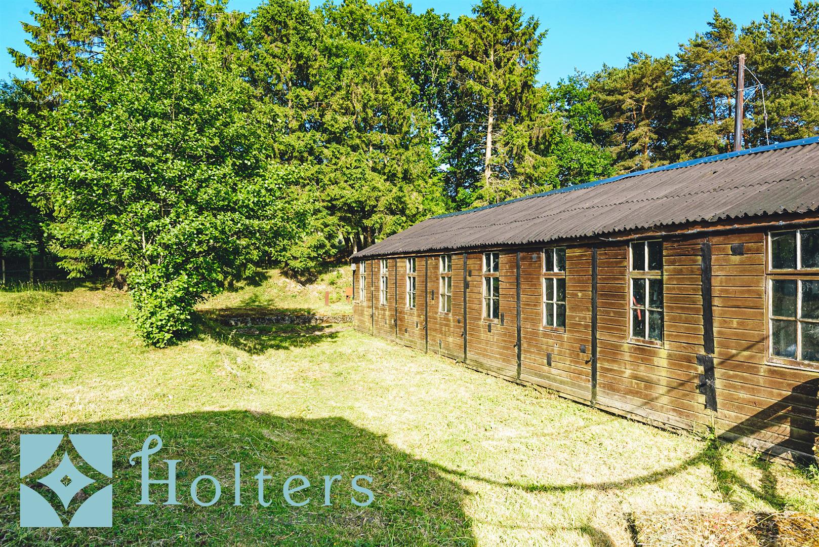 Property in Crossgates, Llandrindod Wells, Powys, LD1 6RP