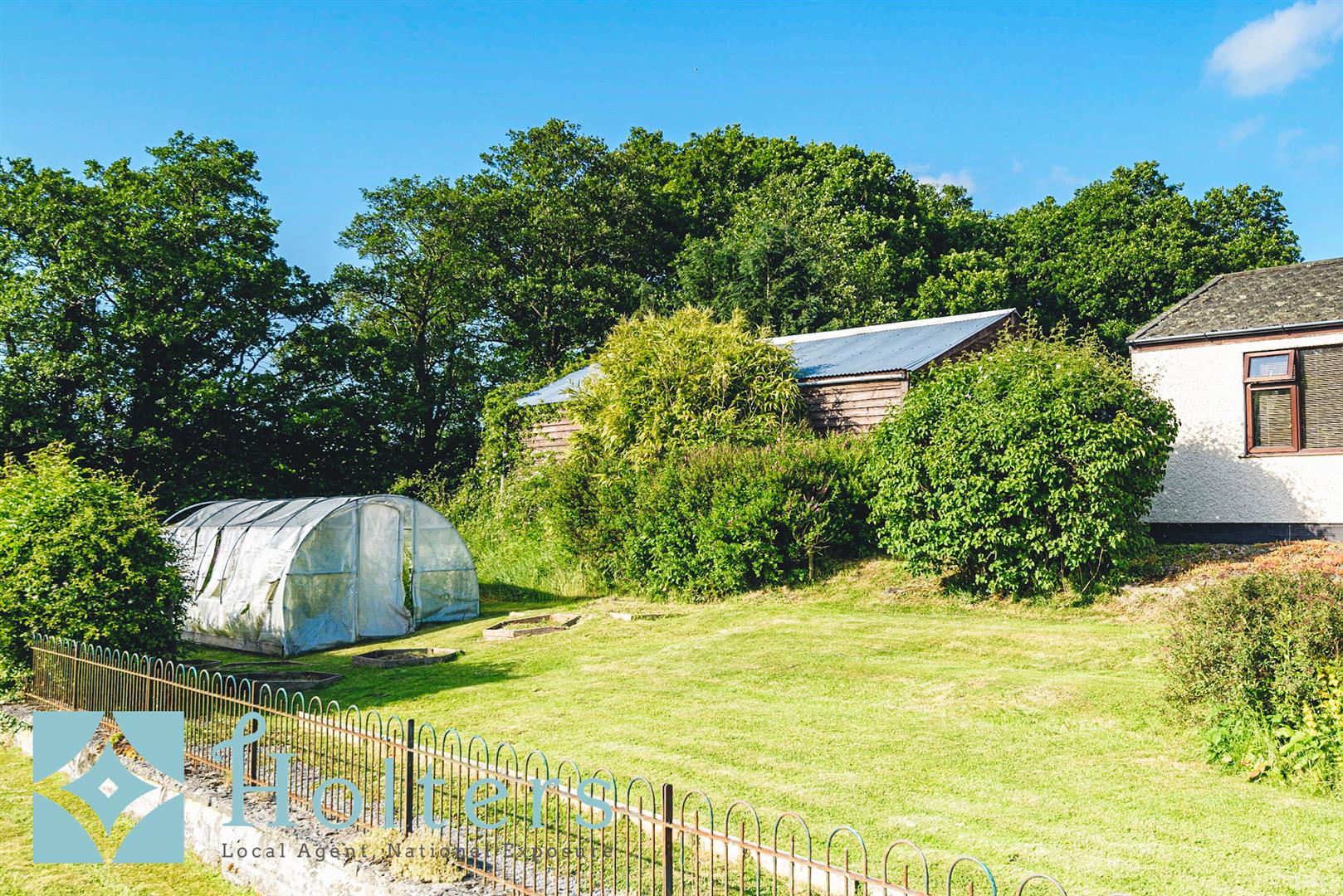 Property in Crossgates, Llandrindod Wells, Powys, LD1 6RP