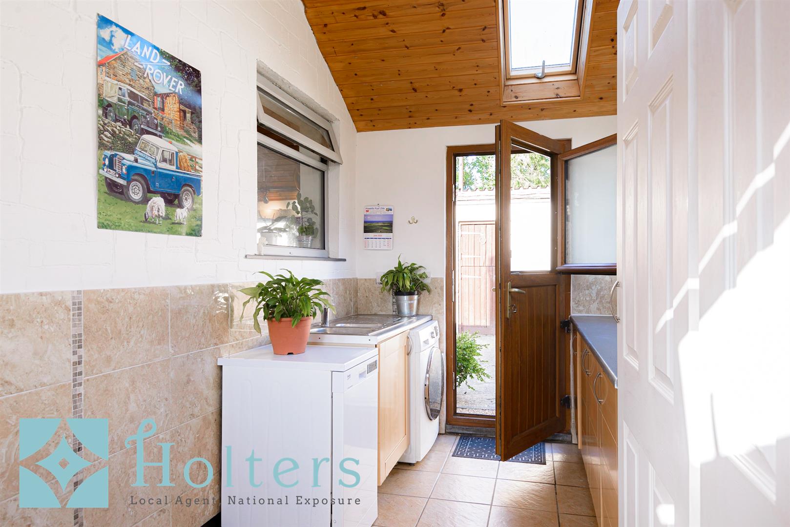 Property in Crossgates, Llandrindod Wells, Powys, LD1 6RP