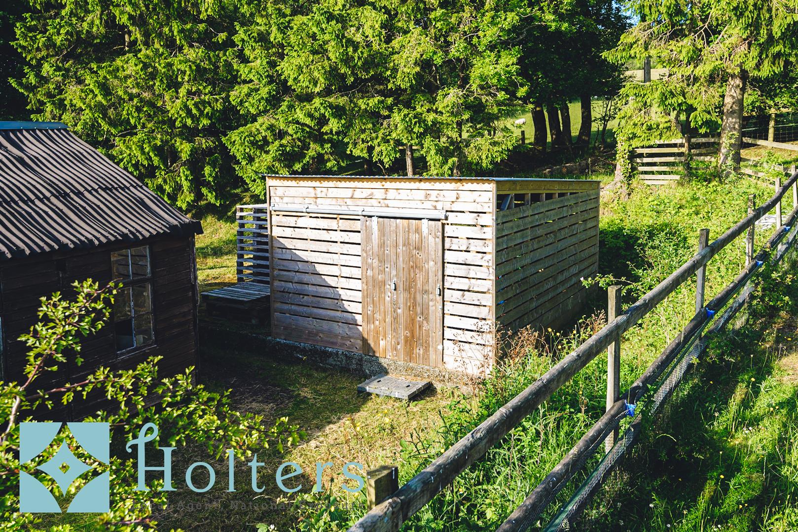 Property in Crossgates, Llandrindod Wells, Powys, LD1 6RP