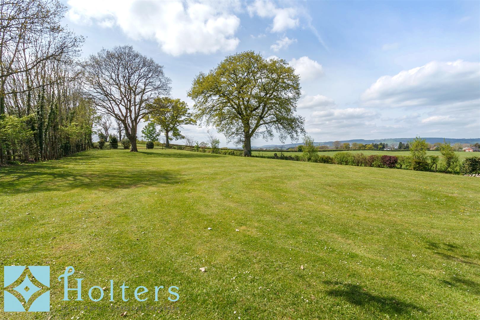 Property in Brimfield, Ludlow, Shropshire, SY8 4NY